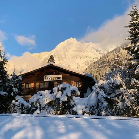 L'arveyron Open House Hotel