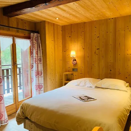 Hotel L'arveyron 3*
