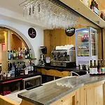 L'arveyron Open House ホテル
